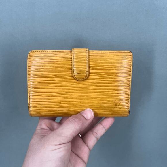 Louis Vuitton Womens Wallet Yellow Epi Kiss Lock Authentic Bold Maximalist Logo - Picture 1 of 11